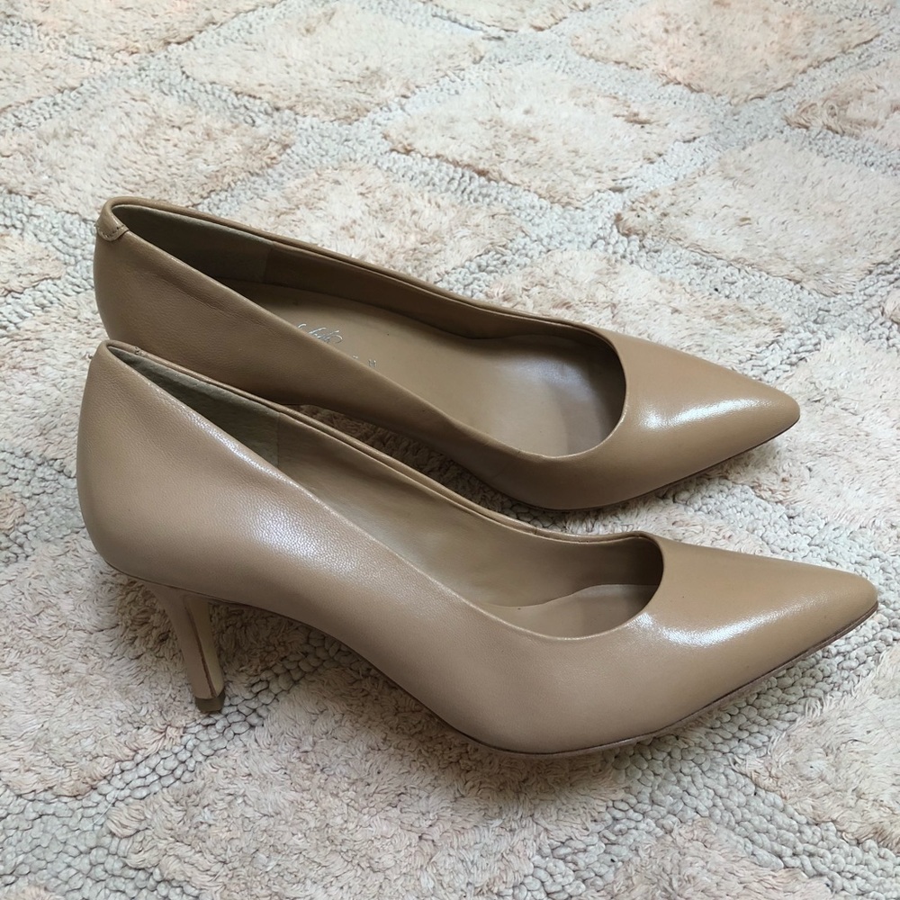 Like new ! Beige heels size 6 1/2